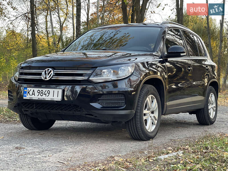 Внедорожник / Кроссовер Volkswagen Tiguan 2016 в Каменке