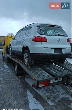 Внедорожник / Кроссовер Volkswagen Tiguan 2016 в Галиче