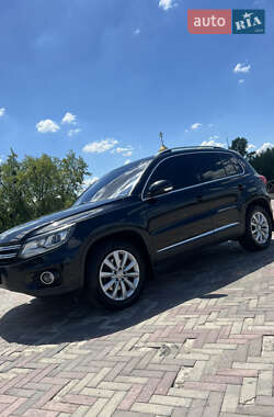 Внедорожник / Кроссовер Volkswagen Tiguan 2012 в Харькове