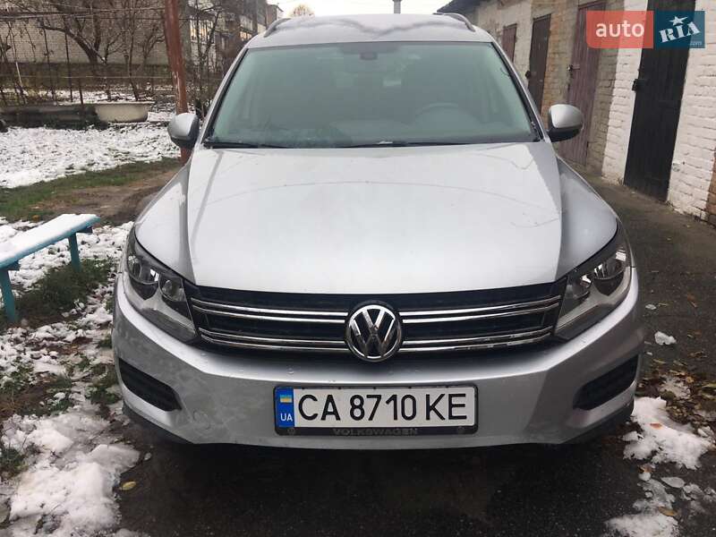 Внедорожник / Кроссовер Volkswagen Tiguan 2015 в Корсуне-Шевченковском