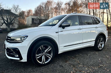 Позашляховик / Кросовер Volkswagen Tiguan 2019 в Чернівцях