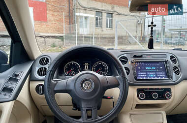 Внедорожник / Кроссовер Volkswagen Tiguan 2012 в Сумах