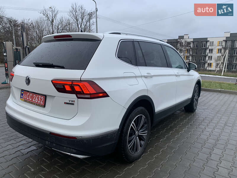 Внедорожник / Кроссовер Volkswagen Tiguan 2017 в Львове