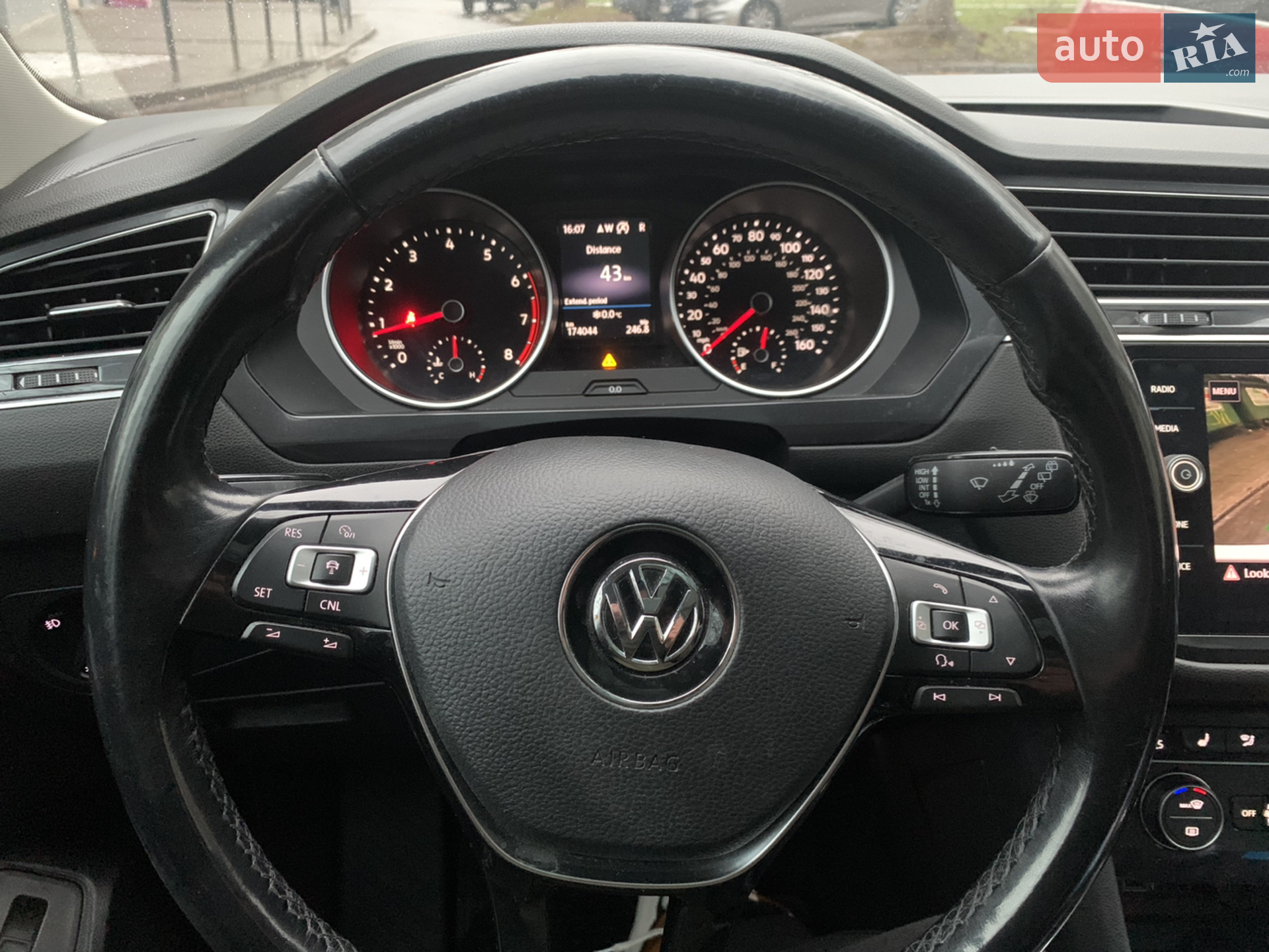2017 Volkswagen Tiguan - мініатюра 15