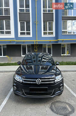 Внедорожник / Кроссовер Volkswagen Tiguan 2012 в Черновцах