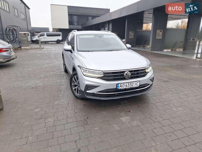 Внедорожник / Кроссовер Volkswagen Tiguan 2022 в Ужгороде