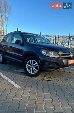 Внедорожник / Кроссовер Volkswagen Tiguan 2016 в 