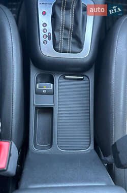 Внедорожник / Кроссовер Volkswagen Tiguan 2016 в 