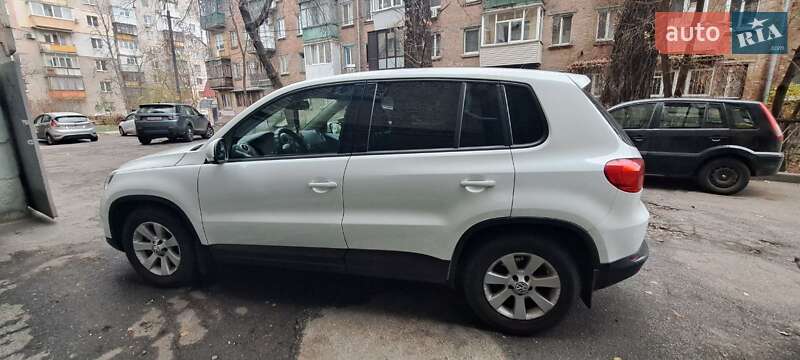 Позашляховик / Кросовер Volkswagen Tiguan 2014 в Києві