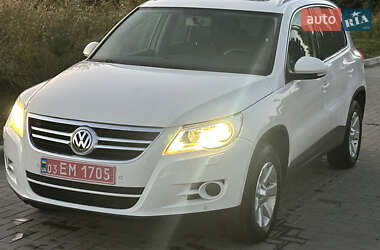 Внедорожник / Кроссовер Volkswagen Tiguan 2011 в Ровно