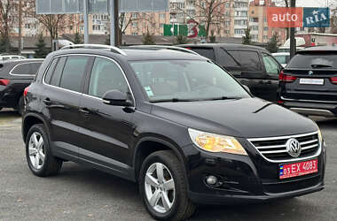 Внедорожник / Кроссовер Volkswagen Tiguan 2011 в Ровно