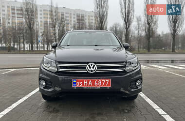 Позашляховик / Кросовер Volkswagen Tiguan 2016 в Вишневому