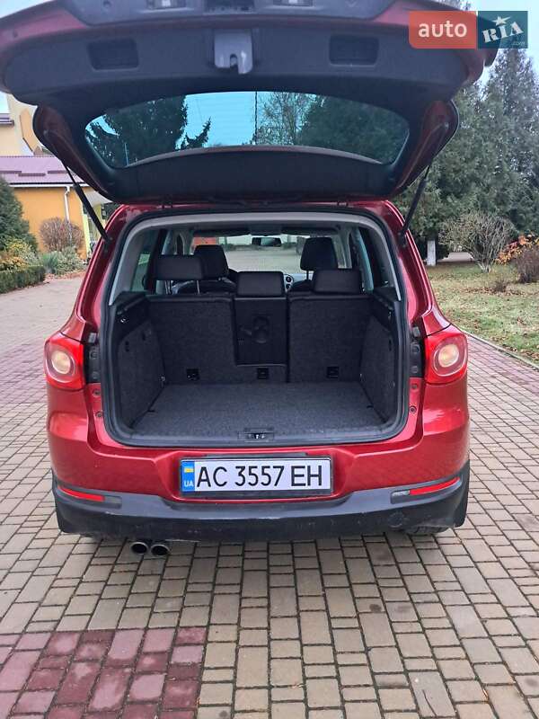 Внедорожник / Кроссовер Volkswagen Tiguan 2010 в Луцке