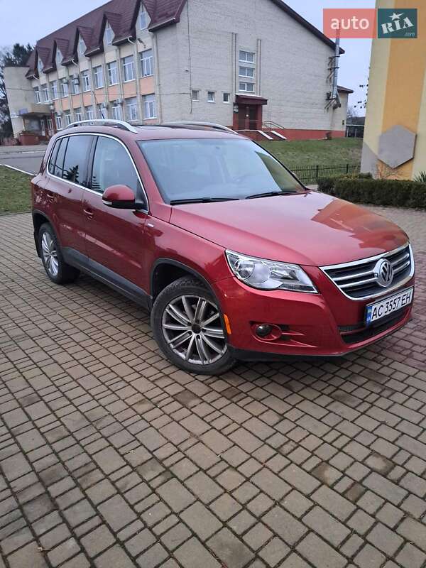 Внедорожник / Кроссовер Volkswagen Tiguan 2010 в Луцке