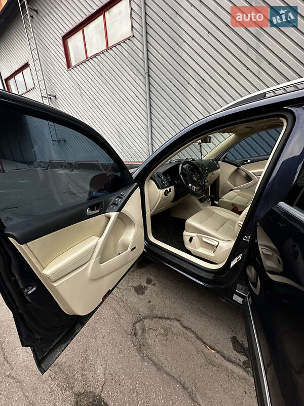 Внедорожник / Кроссовер Volkswagen Tiguan 2014 в Житомире