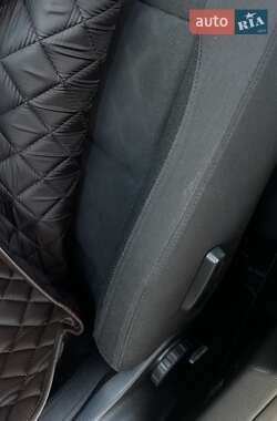 Позашляховик / Кросовер Volkswagen Tiguan 2012 в 
