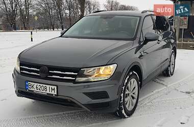 Позашляховик / Кросовер Volkswagen Tiguan 2017 в Миргороді