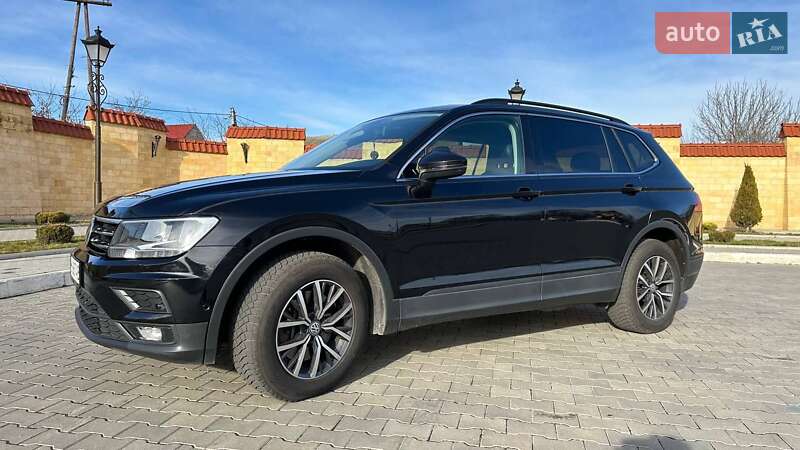 Внедорожник / Кроссовер Volkswagen Tiguan 2019 в Измаиле