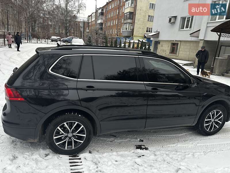 Внедорожник / Кроссовер Volkswagen Tiguan 2019 в Сумах