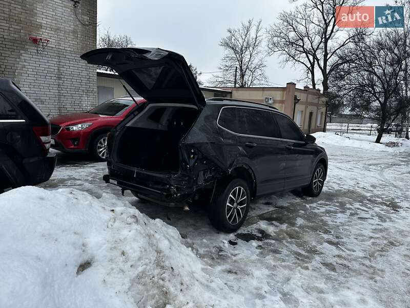 Внедорожник / Кроссовер Volkswagen Tiguan 2019 в Сумах