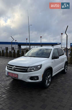 Внедорожник / Кроссовер Volkswagen Tiguan 2017 в Новоукраинке