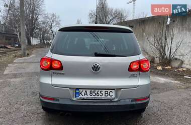 Внедорожник / Кроссовер Volkswagen Tiguan 2010 в Киеве