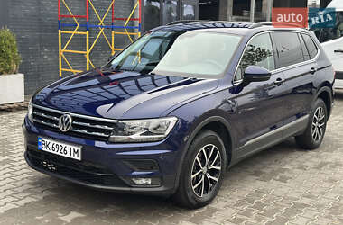 Позашляховик / Кросовер Volkswagen Tiguan 2020 в 