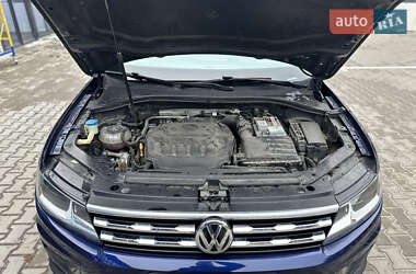 Позашляховик / Кросовер Volkswagen Tiguan 2020 в 