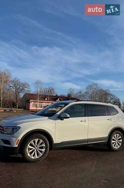 Позашляховик / Кросовер Volkswagen Tiguan 2017 в Житомирі