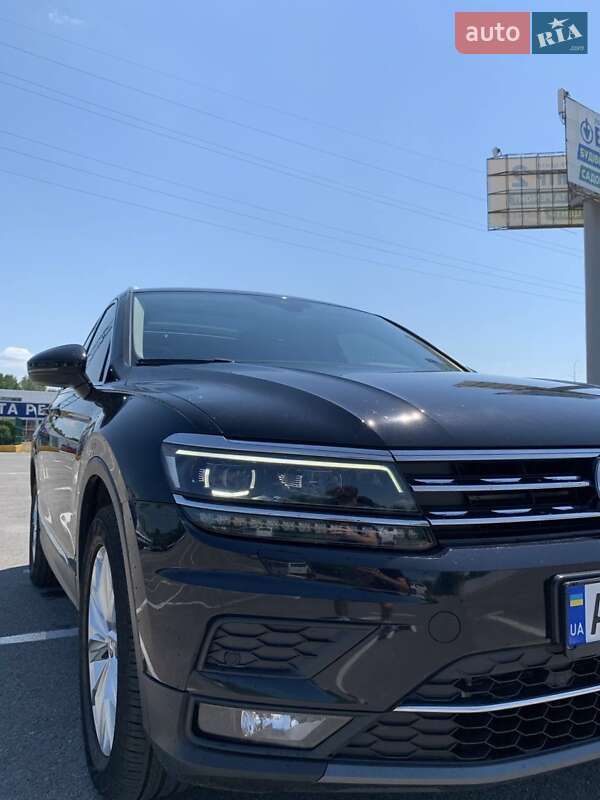 Внедорожник / Кроссовер Volkswagen Tiguan 2019 в 