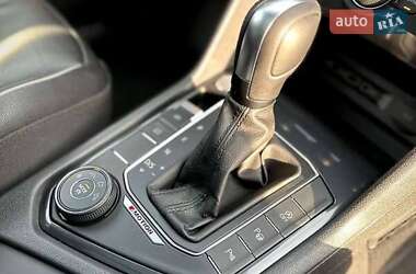 Внедорожник / Кроссовер Volkswagen Tiguan 2019 в 
