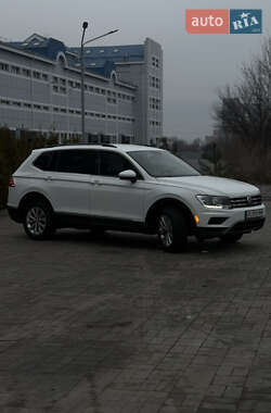 Внедорожник / Кроссовер Volkswagen Tiguan 2018 в Днепре