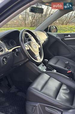 Внедорожник / Кроссовер Volkswagen Tiguan 2015 в 