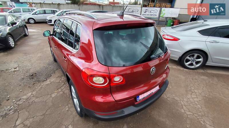 Позашляховик / Кросовер Volkswagen Tiguan 2010 в Чернігові