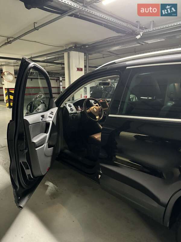 Внедорожник / Кроссовер Volkswagen Tiguan 2009 в Киеве