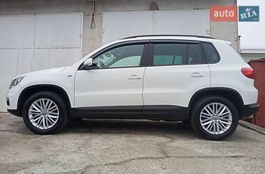 Позашляховик / Кросовер Volkswagen Tiguan 2015 в Одесі