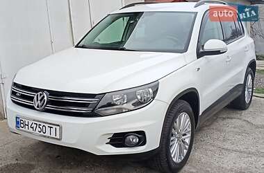 Позашляховик / Кросовер Volkswagen Tiguan 2015 в Одесі