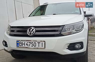 Позашляховик / Кросовер Volkswagen Tiguan 2015 в Одесі