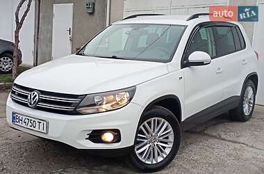 Позашляховик / Кросовер Volkswagen Tiguan 2015 в Одесі