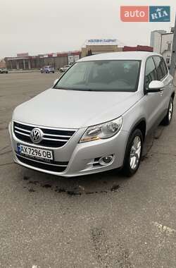 Внедорожник / Кроссовер Volkswagen Tiguan 2009 в Харькове