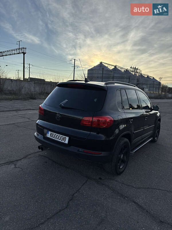 Внедорожник / Кроссовер Volkswagen Tiguan 2010 в Житомире