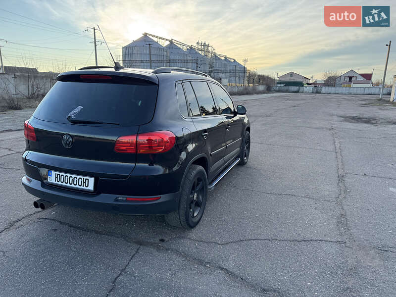 Внедорожник / Кроссовер Volkswagen Tiguan 2010 в Житомире