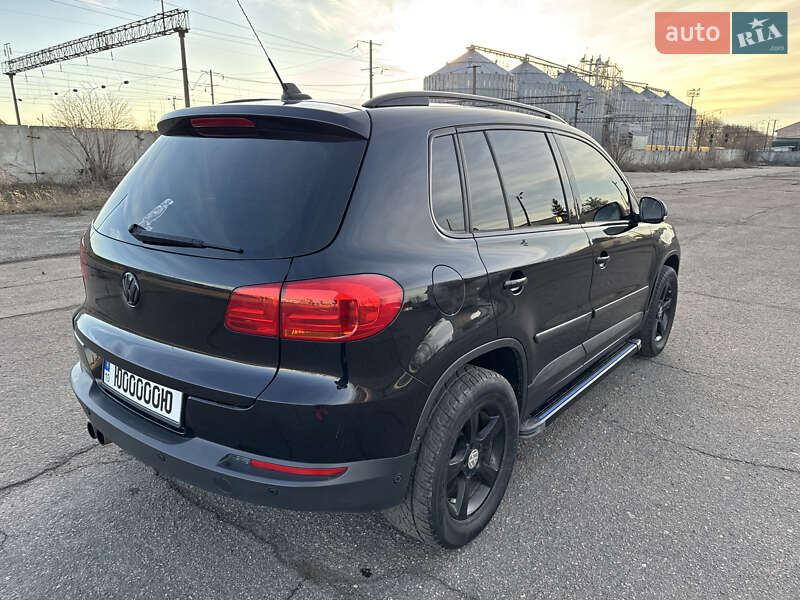 Внедорожник / Кроссовер Volkswagen Tiguan 2010 в Житомире