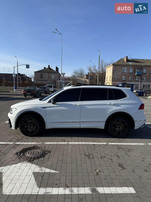 Внедорожник / Кроссовер Volkswagen Tiguan 2018 в Виннице фото 12 Внедорожник / Кроссовер Volkswagen Tiguan 2018 в Виннице