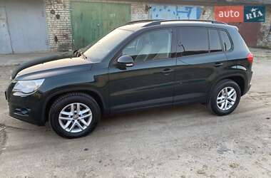 Внедорожник / Кроссовер Volkswagen Tiguan 2010 в Львове