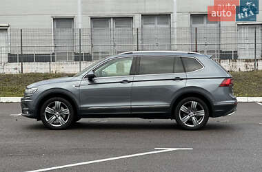 Позашляховик / Кросовер Volkswagen Tiguan 2018 в 