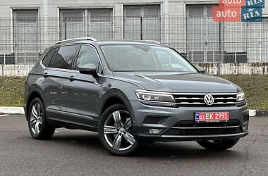 Позашляховик / Кросовер Volkswagen Tiguan 2018 в 