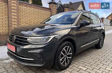 Позашляховик / Кросовер Volkswagen Tiguan 2021 в Луцьку