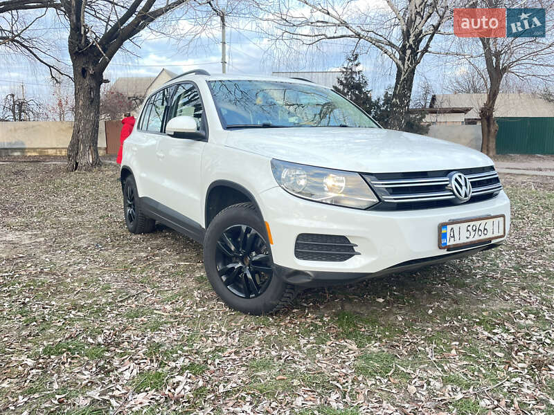 Внедорожник / Кроссовер Volkswagen Tiguan 2016 в Борисполе