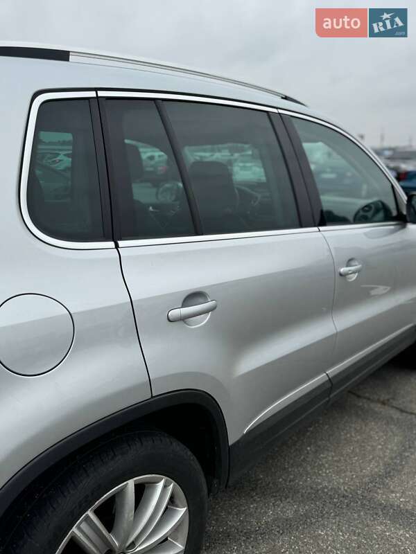 Позашляховик / Кросовер Volkswagen Tiguan 2014 в Києві